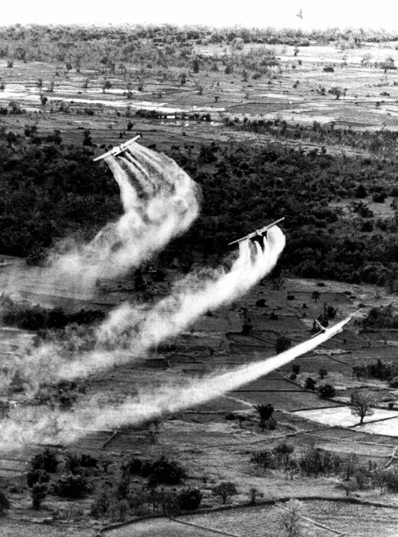 US Air Force sprøyter sør-VietNam i 1966 AP Photo, File US Air Force sprøyter sør-VietNam i 1966 AP Photo, File