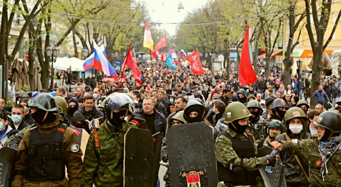 ■	Tusener av demonstranter i Odessa, mai 2014