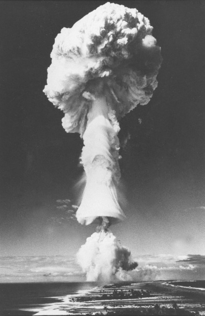Amerikansk atomprøvespregning på Bikiniøyene. Foto: Billedsentralen / Scanpix