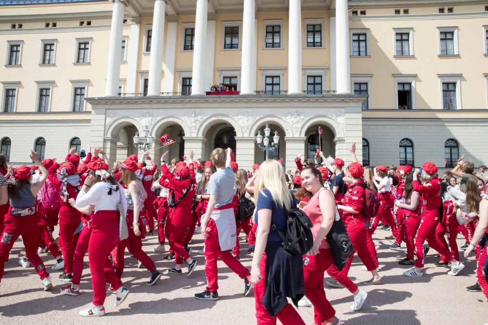 Russen med ablegøyer i 17. mai toget på slottsplassen. Foto: Terje Pedersen / NTB scanpix