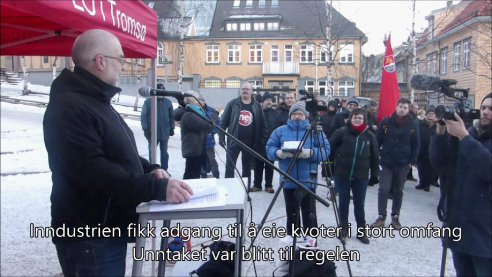 RANET AV KYSTEN MÅ STOPPES. Leder Herman Klemet Hansen i Kystopprøret Gjenreis Kystnorge holder appell på Stortorget i Tromsø 17. januar 2015. Opprørets facebookside: https://www.facebook.com/kystopproret/    Se video: https://www.youtube.com/watch?v=DYlYRMqbL78