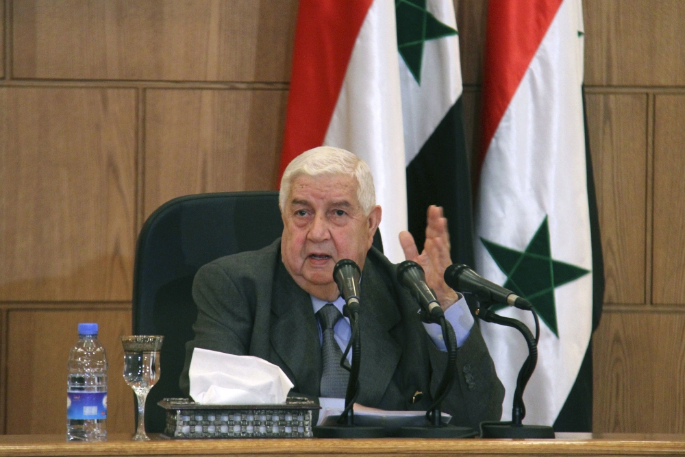 Syrias utenriksminister Walid Moallem sa fredag 6. april på en pressekonferanse at den Syriske Armeè ikke hadde slike stoffer og ikke hadde brukt de i angrepet i Idlib-provinsen. Foto: SANA via AP