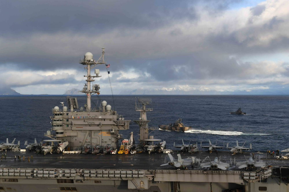 Hva ville Donald Trump og Pentagon gjøre hvis dette krigsmonsteret i russisk utgave dukket opp i Mexicogolfen som en missilstøtte til en russisk Trident Juncture-øvelse noen cm fra grensa til USA?																																									U.S. Navy/Mass Communication Specialist 2nd Class Thomas Gooley/Handou		